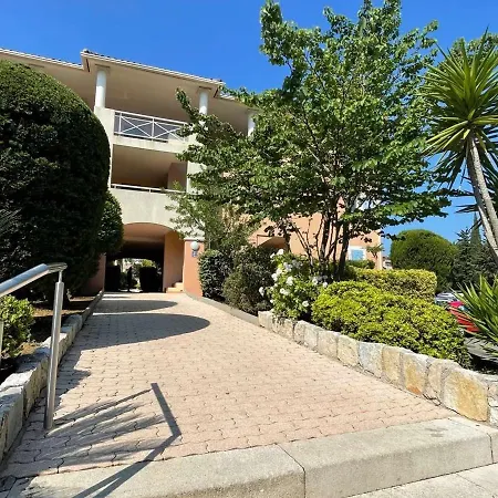 T2 Avec Piscine, 4 Couchages - - Fr-1-226b-161 * La Croix-Valmer